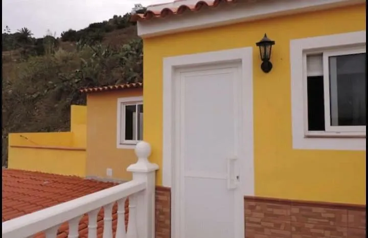 Country house Casa Roja Guest House Vallehermoso